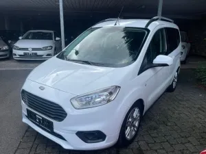 Ford Tourneo Courier 1.5 TDCi 74kW Titanium *RFK*AHK*