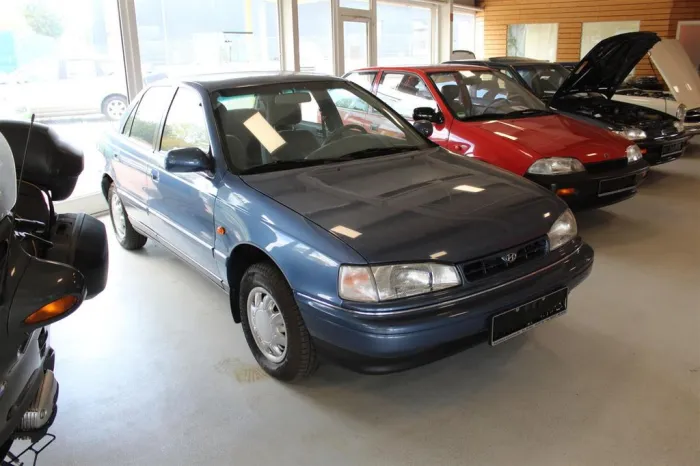 Hyundai Lantra 1.5 GLS i   elektr. Glasdach, 1.Hand !