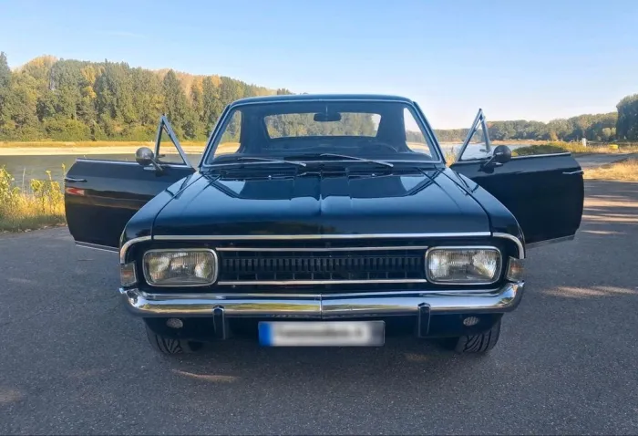 Opel OPEL COMMODORE A COUPÉ [3.0][HU27][BESCHRE...