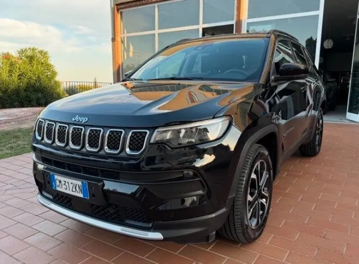 Jeep Compass TOTAL BLACK 4xe Business Plus da 19