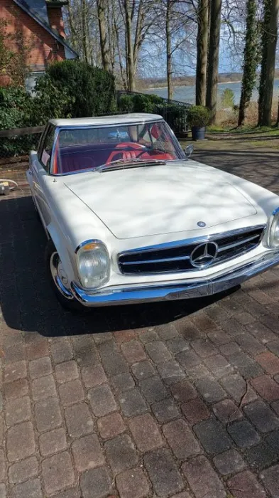 Mercedes-Benz SL 230