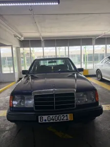 Mercedes-Benz Mercedes  w124 E200