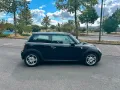 MINI MIni Cooper.   2. Hand