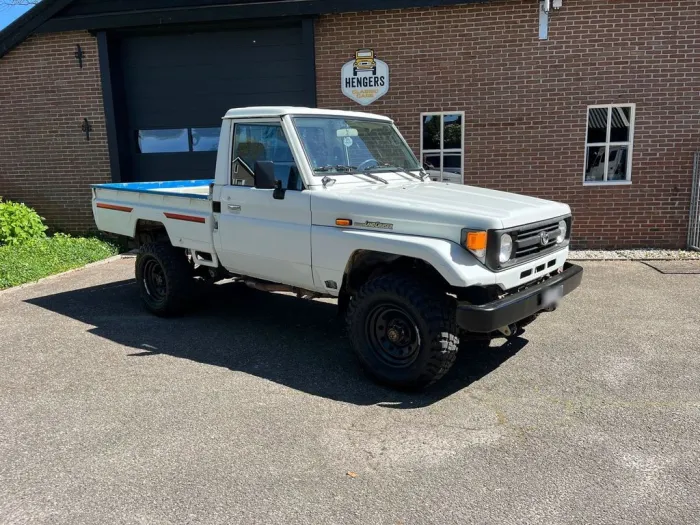 Toyota 3x Toyota Land Cruiser HZJ75 in Stock