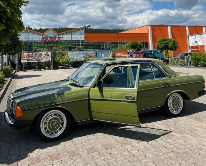 Mercedes-Benz Mercedes W123 230E - Grün - Grün - Automatik