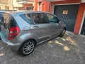 Mercedes-Benz A150 mit integriertem Kinder...