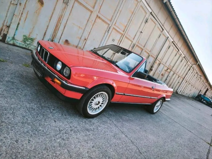 BMW E30 320i Cabrio VFL  Brillantrot Scheu...