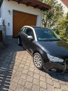 Audi A1 Schwarz EZL 2012 ,Scheckheft gepfl...