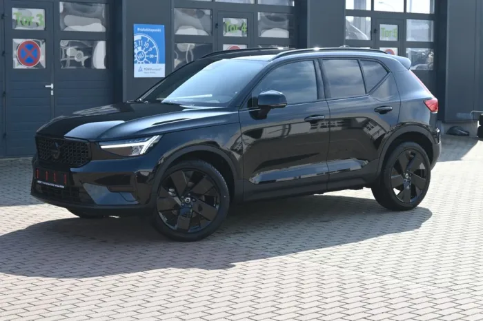 Volvo XC40 B3 DSG Plus Black Edition*LED*ACC*360°*AHK*