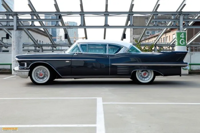 Cadillac Coupe de Ville Series 62