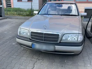 Mercedes-Benz Mercedes Benz C 180