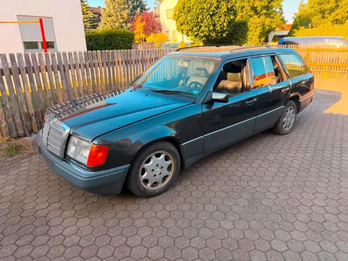 Mercedes-Benz S124 / W124 250 TD / E 250 T...