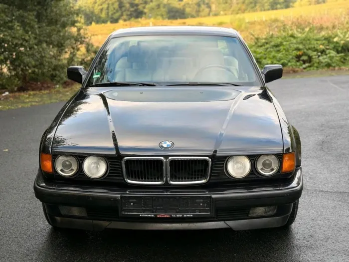 BMW 730i(E32) Individual Edition V8/218PS/...