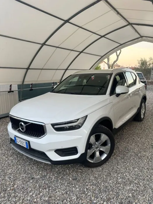 Volvo XC40 T2 Geartronic Momentum Pro