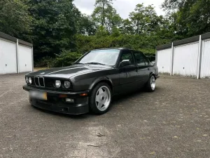 BMW Bmw E30 325 limo