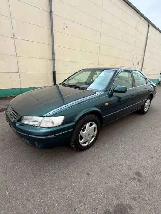 Toyota Camry 2.2 Klima . Automatik 3.Hand