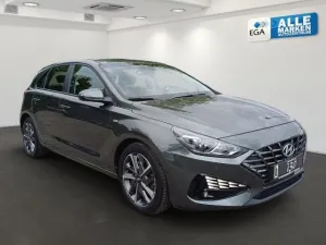 Hyundai i30 1.0 T-GDI Trend MHEV Sitzh. Kamera PDC Navi 