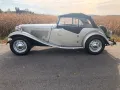 MG TD Roadster Oldtimer in gold-met von 1953