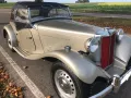 MG TD Roadster Oldtimer in gold-met von 1953