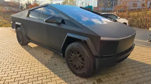 Tesla CYBERBEAST-CYBERTRUCK 844PS 3x engine EU REGISTR