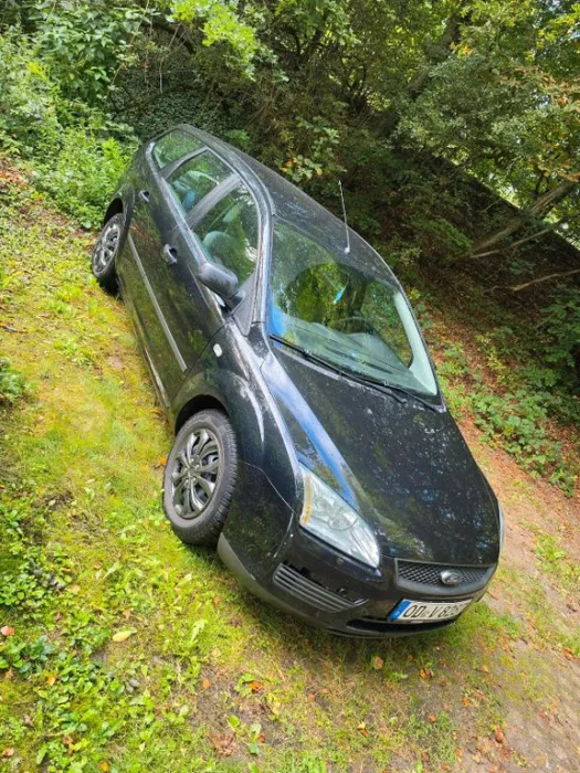 Ford Focus Benzin TÜV bis 12/27