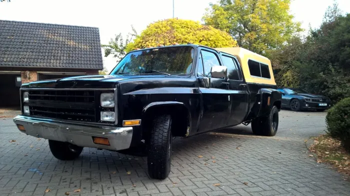 Chevrolet Silverado C3500 Dually Crew-Cab gg. GEBOT