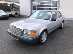 Mercedes-Benz W124 E 260