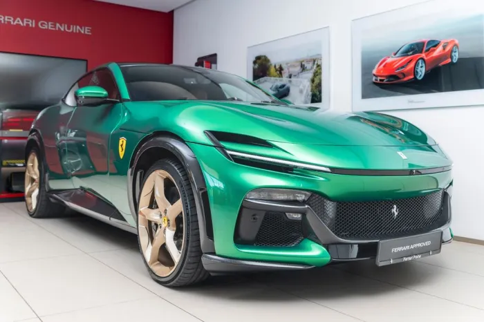 Ferrari Purosangue V12 DCT 4WD