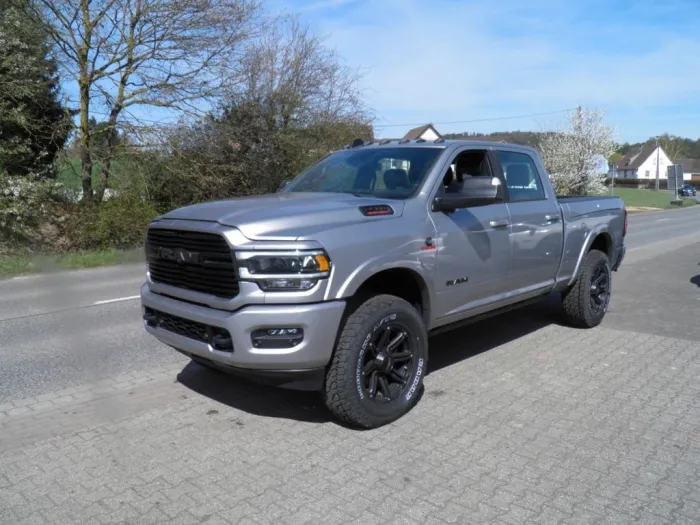 Dodge RAM 3500 CREW 4X4 DIESEL 3500 KG ZUL GG NIGHT ED