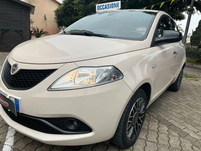 Lancia Ypsilon 1.2 69 CV 5 porte S&S Platinum CV