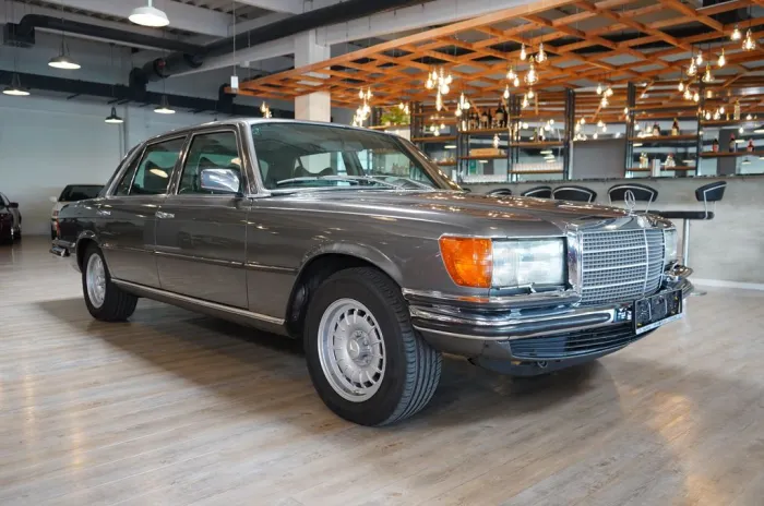 Mercedes-Benz 450 SEL 6.9