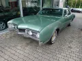 Oldsmobile Delta 88 4-door Sedan