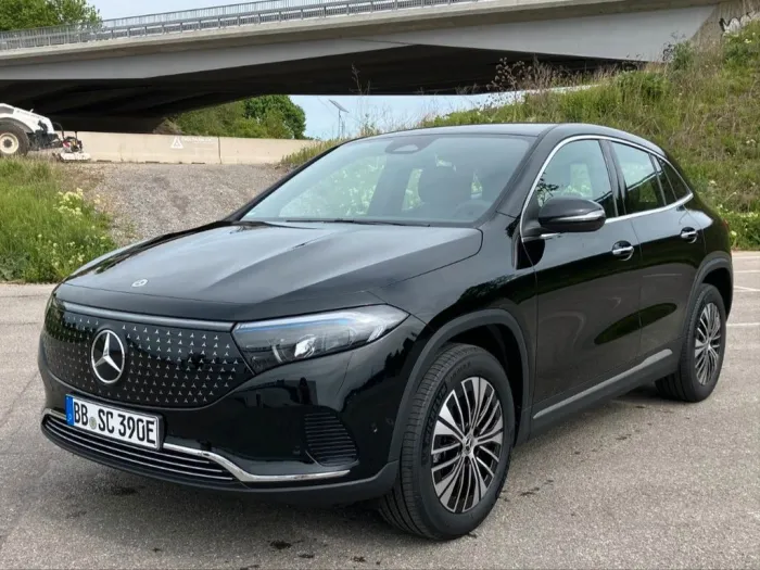 Mercedes-Benz EQA 250+ KAMERA+