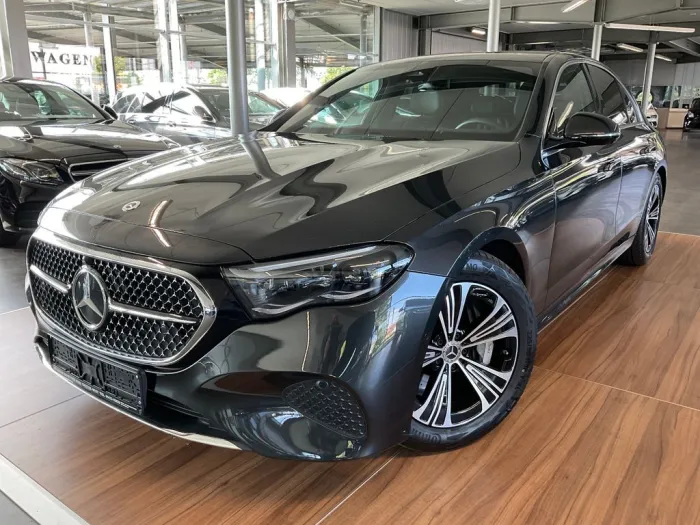 Mercedes-Benz E 450d 4Matic Avantgarde DISTRO/PANO/360/WINTER