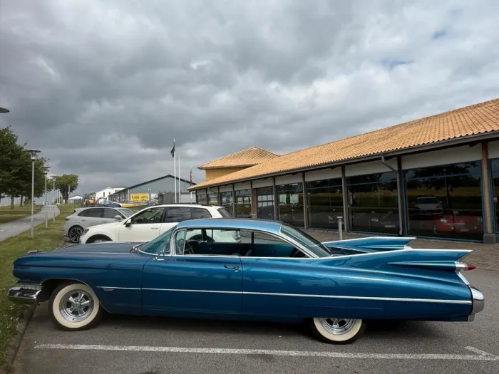Cadillac Deville