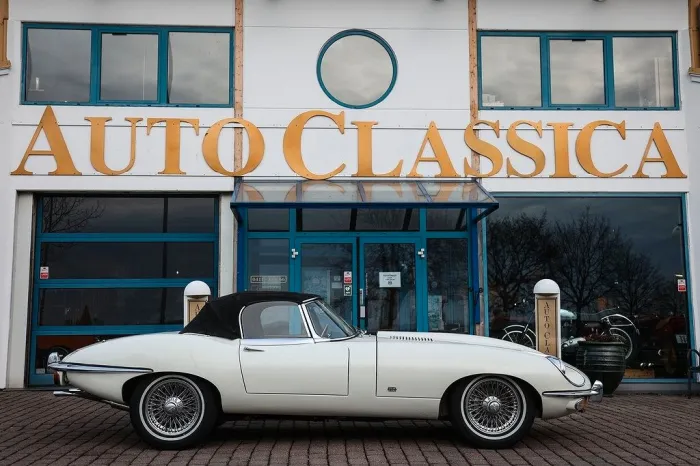 Jaguar E-Type 4.2 Roadster