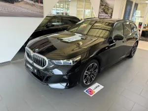 BMW 520 i+MSPORT+HEADUP+ANHÄNG.KUPPL.+STANDHZ.+PANO+