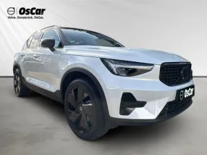 Volvo XC40 B3 Plus Black Edition Kontrastdach Frontsch