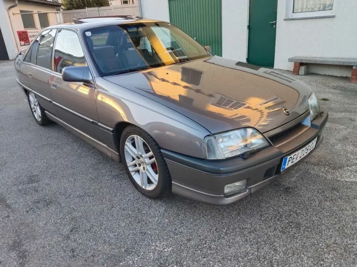 Opel Omega 3000