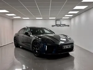 Porsche Panamera 4 E-Hybrid BOSE Pano NP: 103.992€