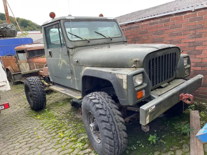 Jeep CJ 10a