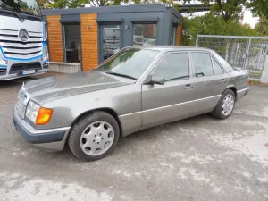 Mercedes-Benz E 230 H-Zulassung Automatik SSHD Servo