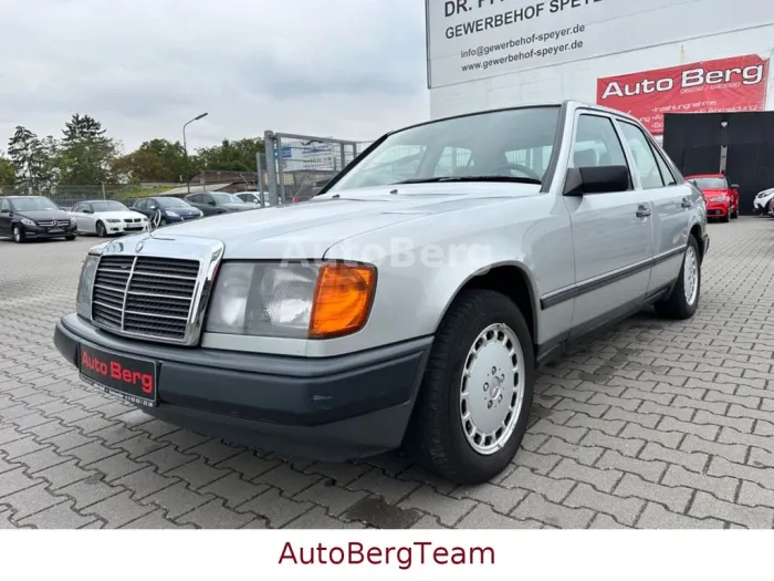 Mercedes-Benz E 230