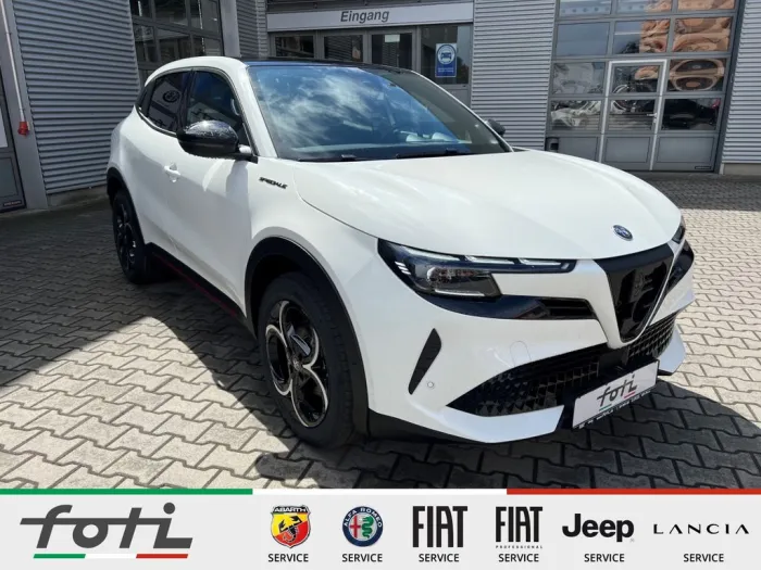 Alfa Romeo Junior Ibrida 1.2 136 PS Automatik Schiebedach