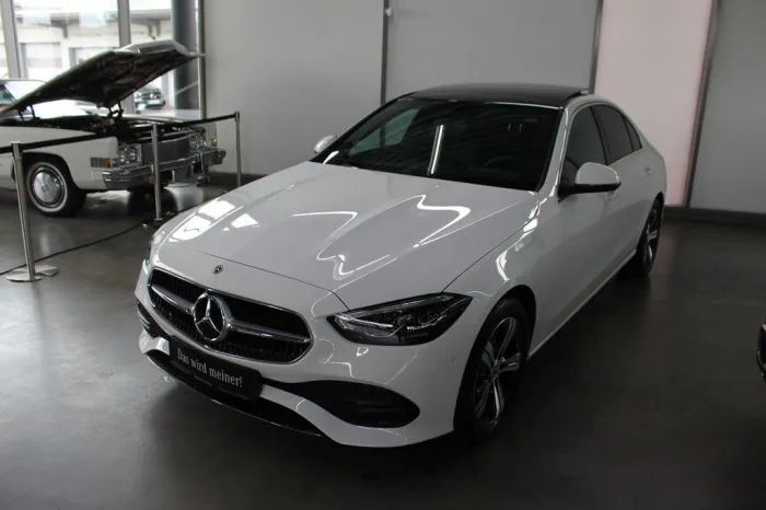 Mercedes-Benz C 220 d Avantgarde Advanced+ LED Panorama AHK