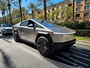 Tesla Cybertruck.  World wide shipping !