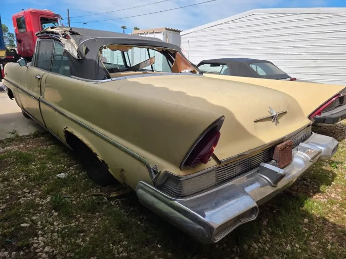 Lincoln 1957 Lincoln Cabrio - Convertible