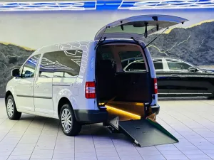 Volkswagen Caddy 1,6-Maxi-Behindertengerecht-Rampe