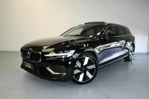 Volvo V60 T6 AWD Ultra Bright VOLL*360*B&W*PAN*HuD*AHK
