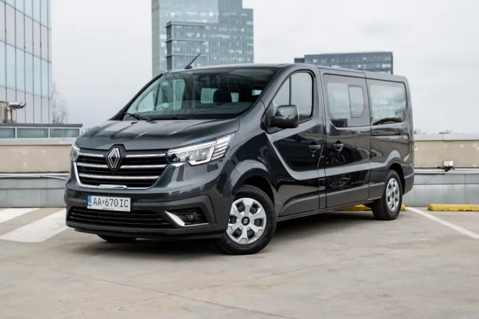 Renault Trafic Blue dCi 170 8 Seat AT
